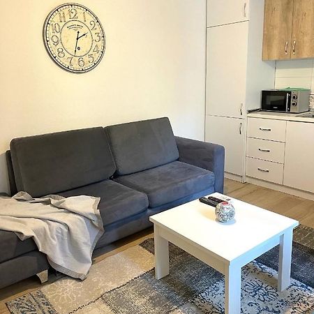 Apartment In The New Bazaar Of Tirana - Hana Blu Luaran gambar
