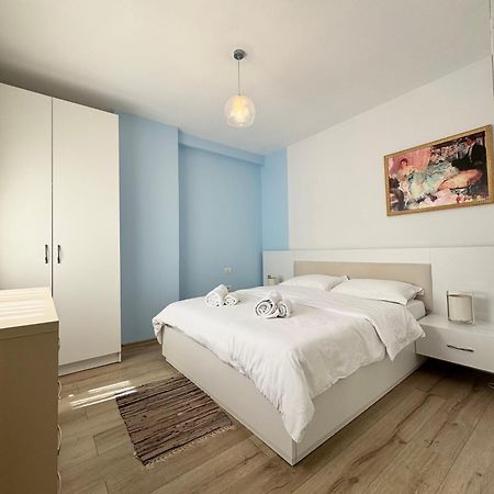 Apartment In The New Bazaar Of Tirana - Hana Blu Luaran gambar