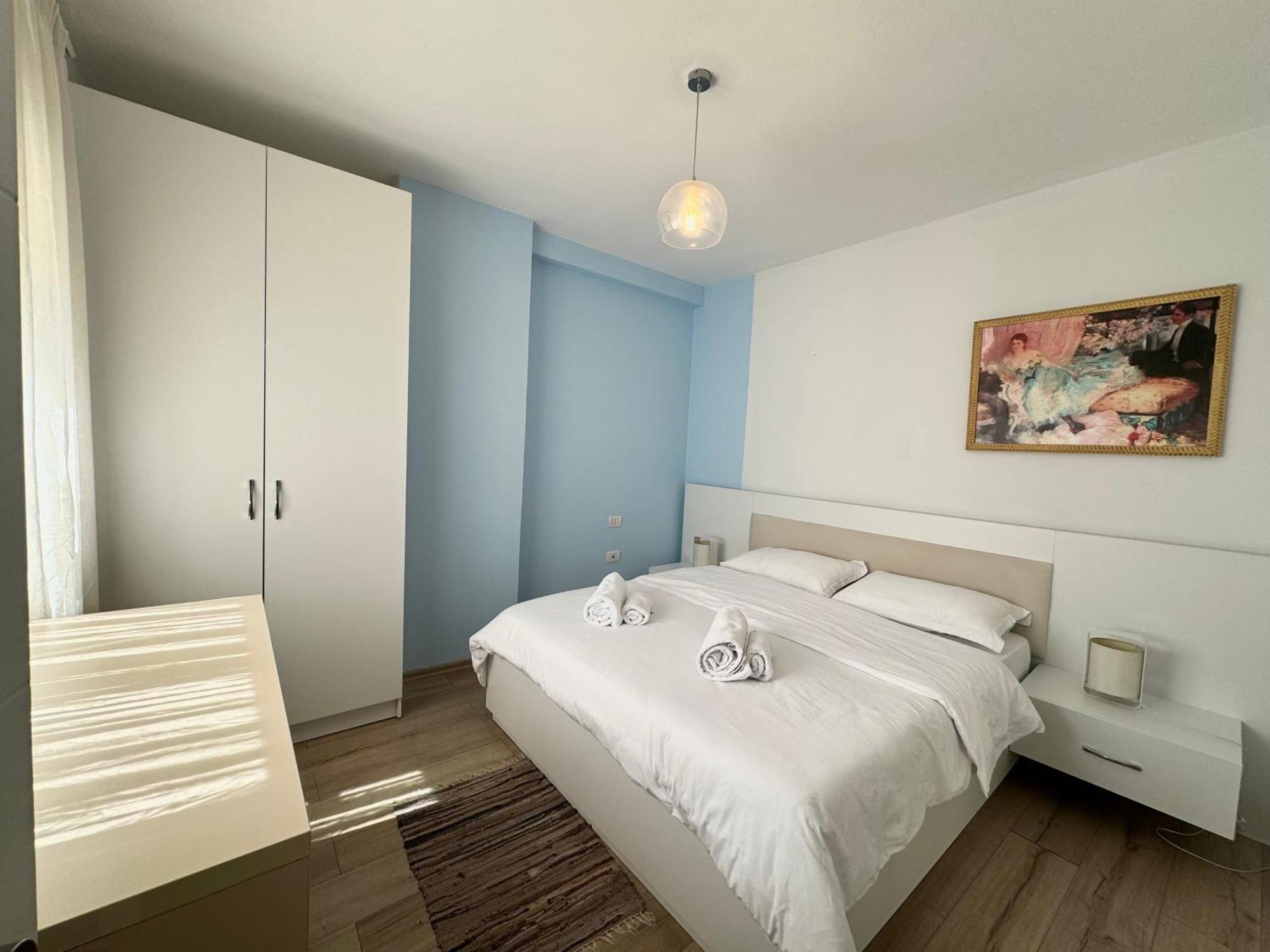 Apartment In The New Bazaar Of Tirana - Hana Blu Luaran gambar