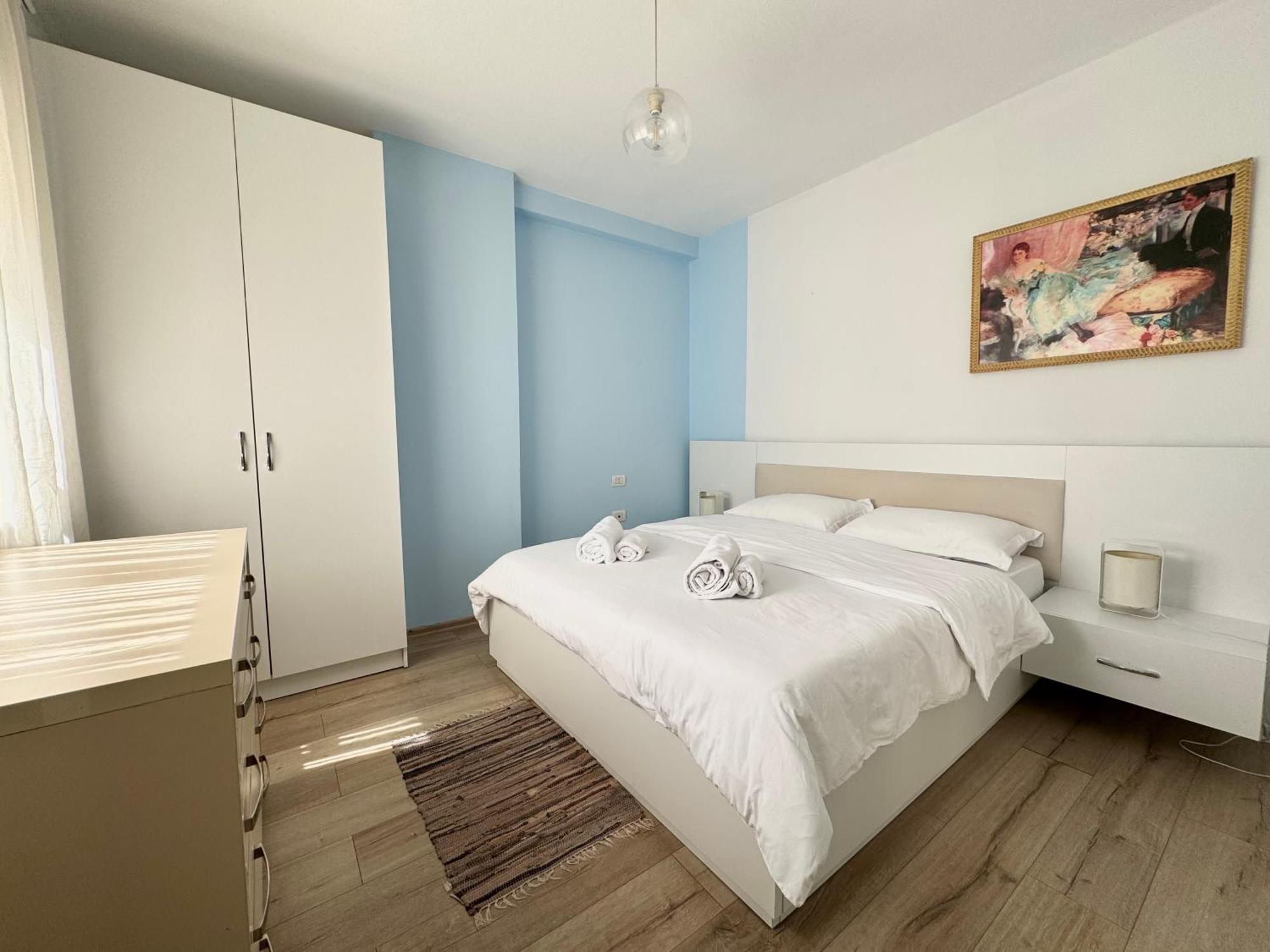 Apartment In The New Bazaar Of Tirana - Hana Blu Luaran gambar