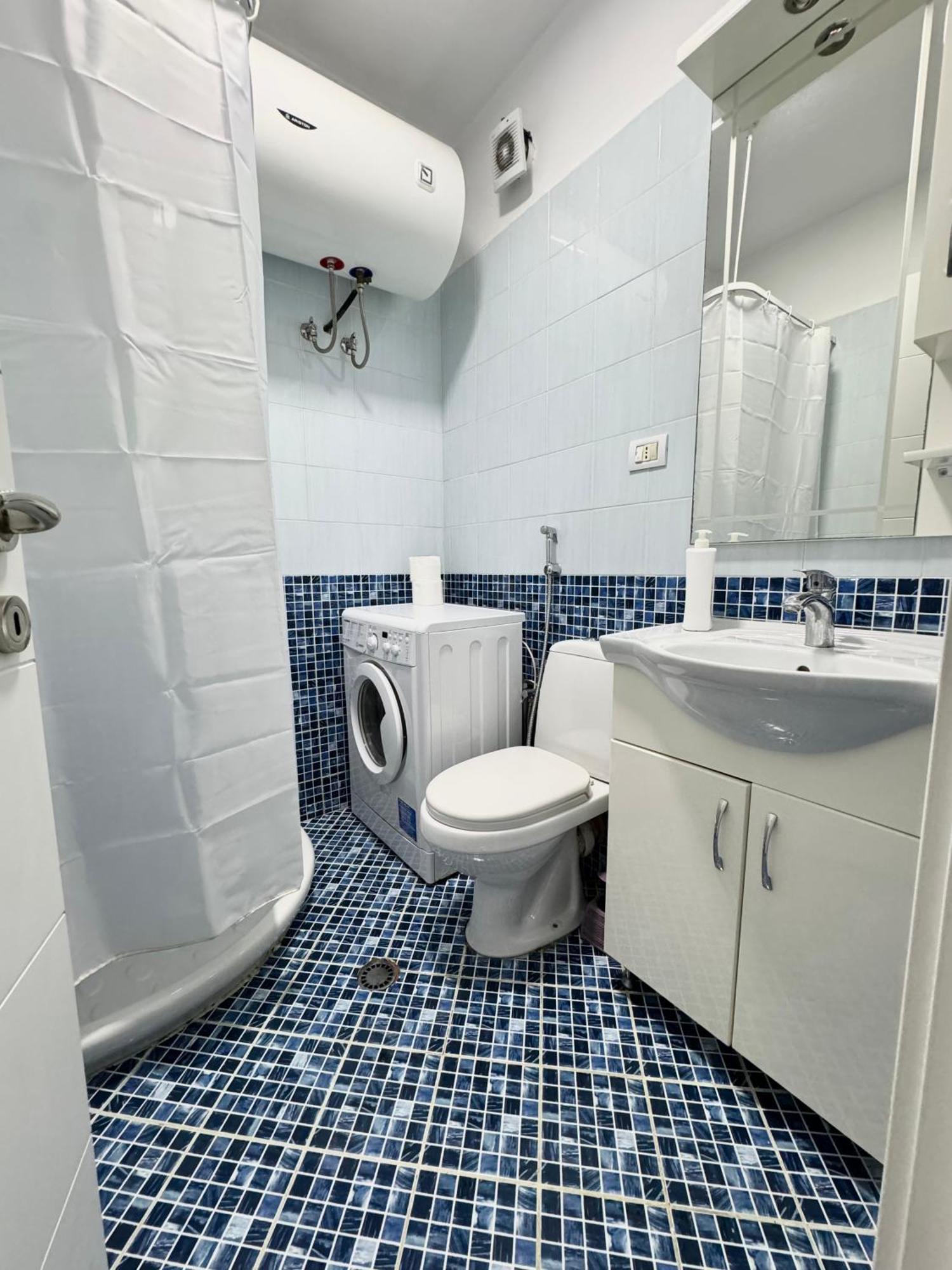 Apartment In The New Bazaar Of Tirana - Hana Blu Luaran gambar